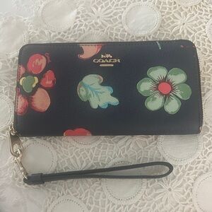 Coach Black Floral Wristlet Wallet